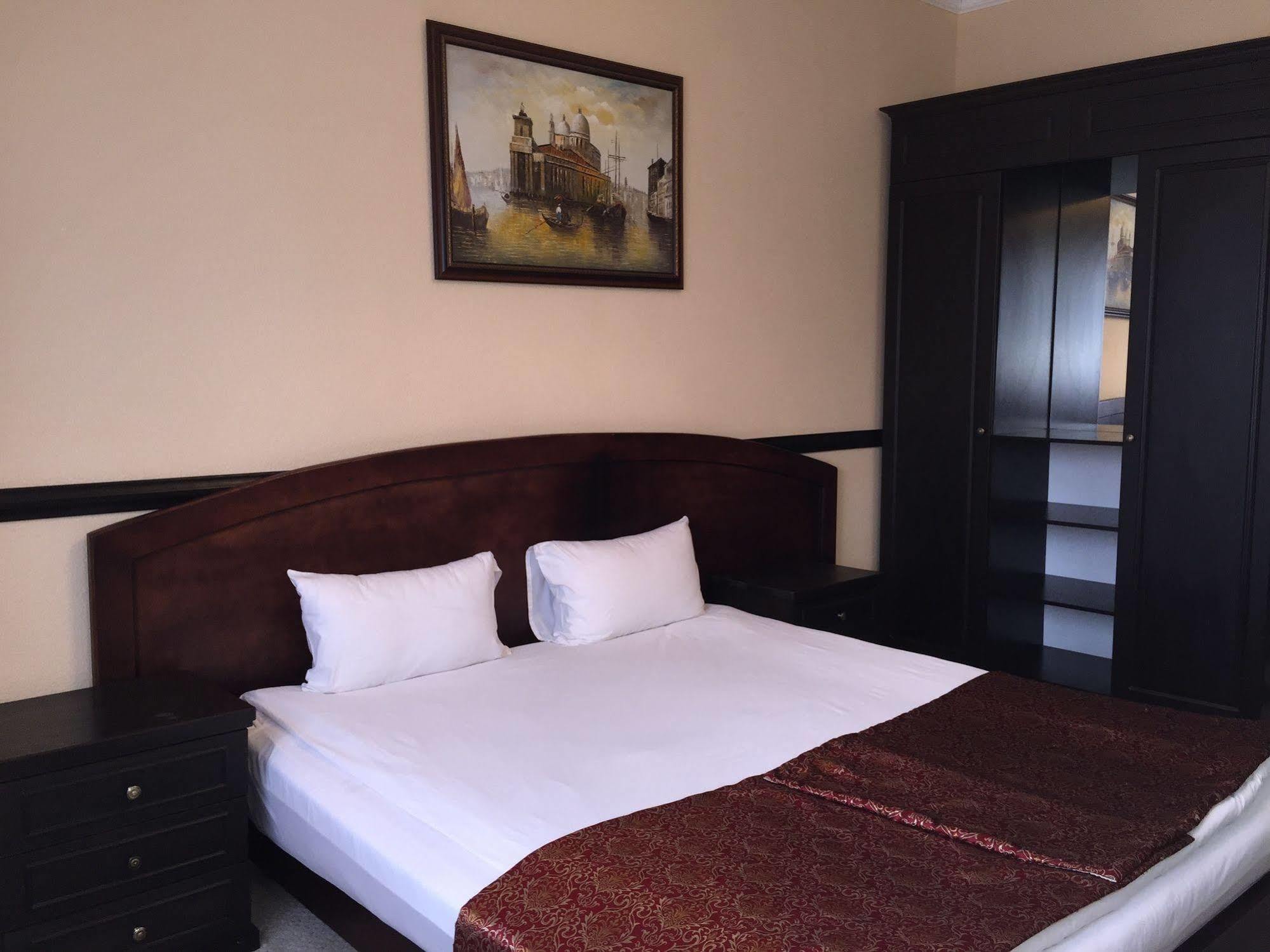 Belon Life Hotel Nur-Sultan  Exterior photo
